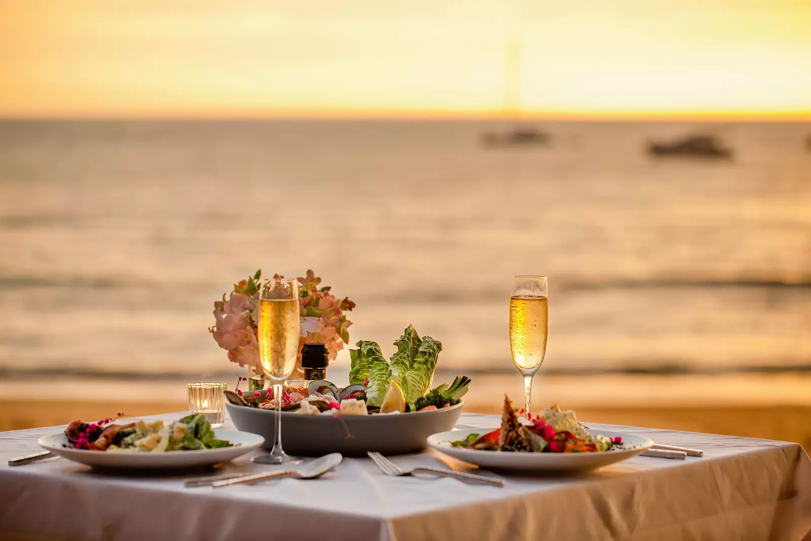 Beach dining