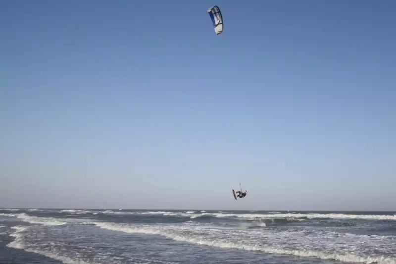 Try Parachute Surfing on Your Next Charleston Vacation