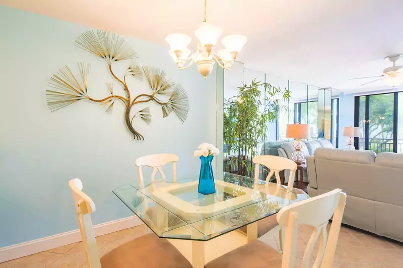 Blue Lagoon features an open layout between the kitchen, dining area and living room.