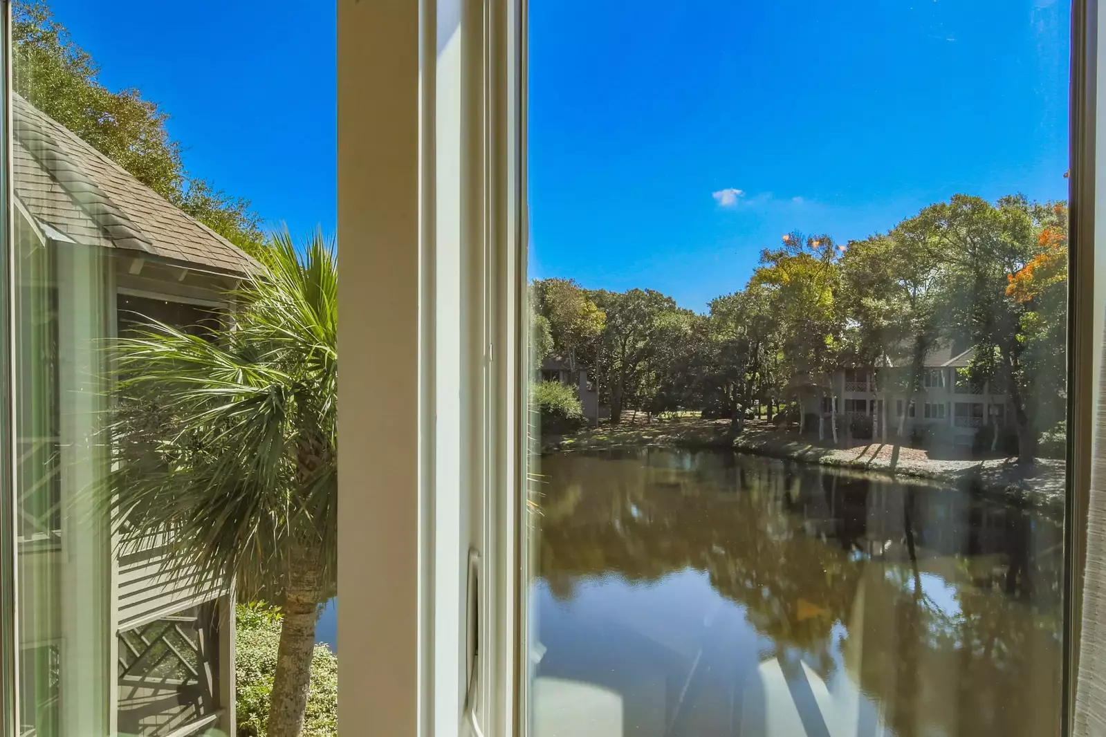 The White Pearl has expansive views of the lagoon below.