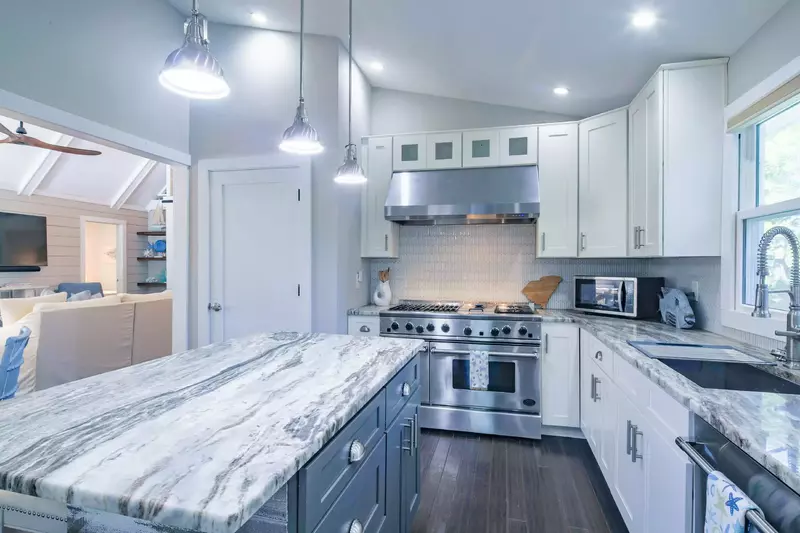 There's plenty of room within the kitchen to prepare & enjoy your family's meals.