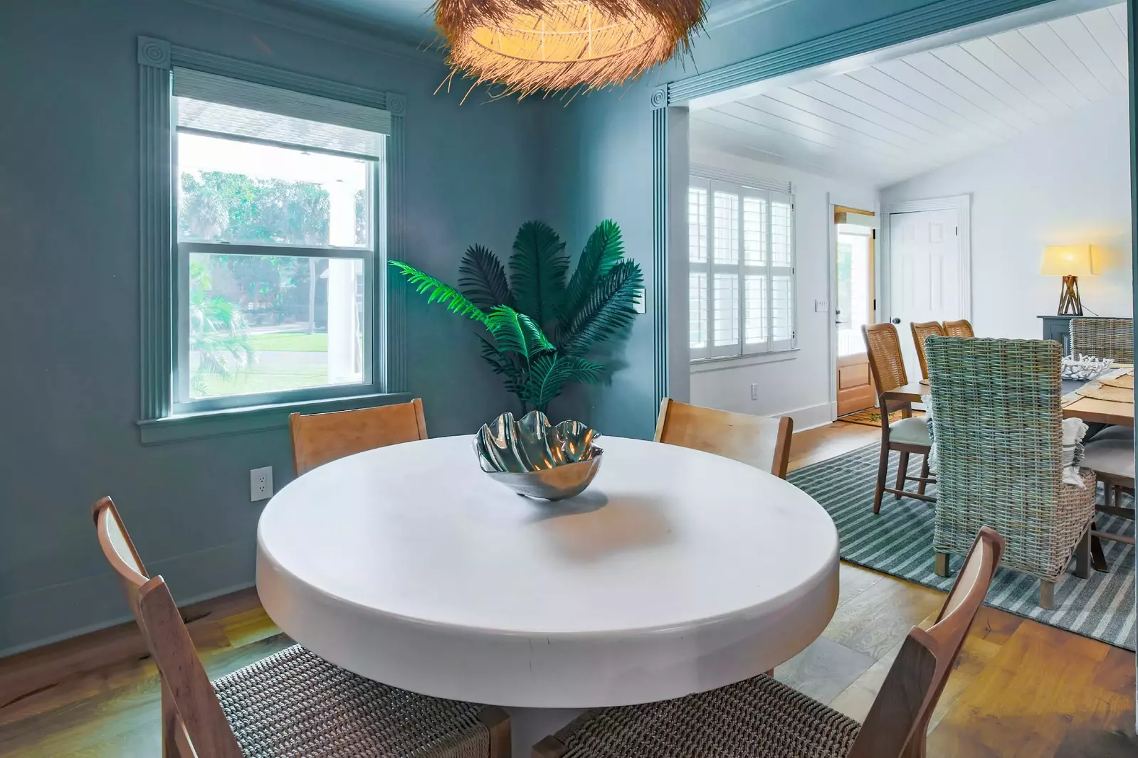 The breakfast nook has a table that comfortably seats 4.