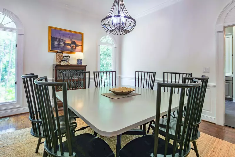 The dining table seats 8.