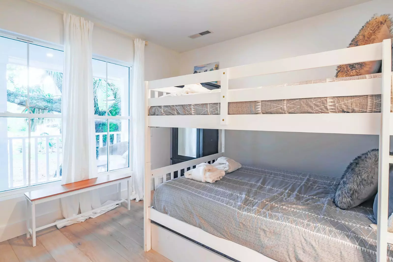 Your kids will love the bunk bedroom with a queen top bunk and queen bottom bunk.