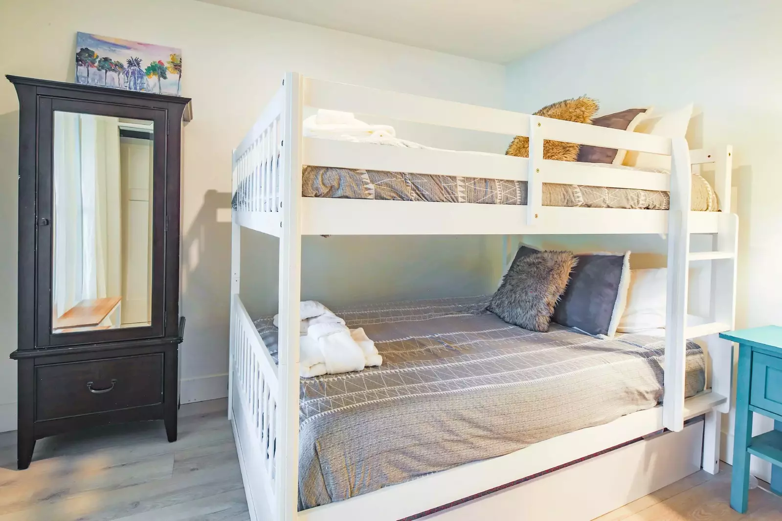 Each of the beds will be made in advance of your arrival with freshly laundered sheets.