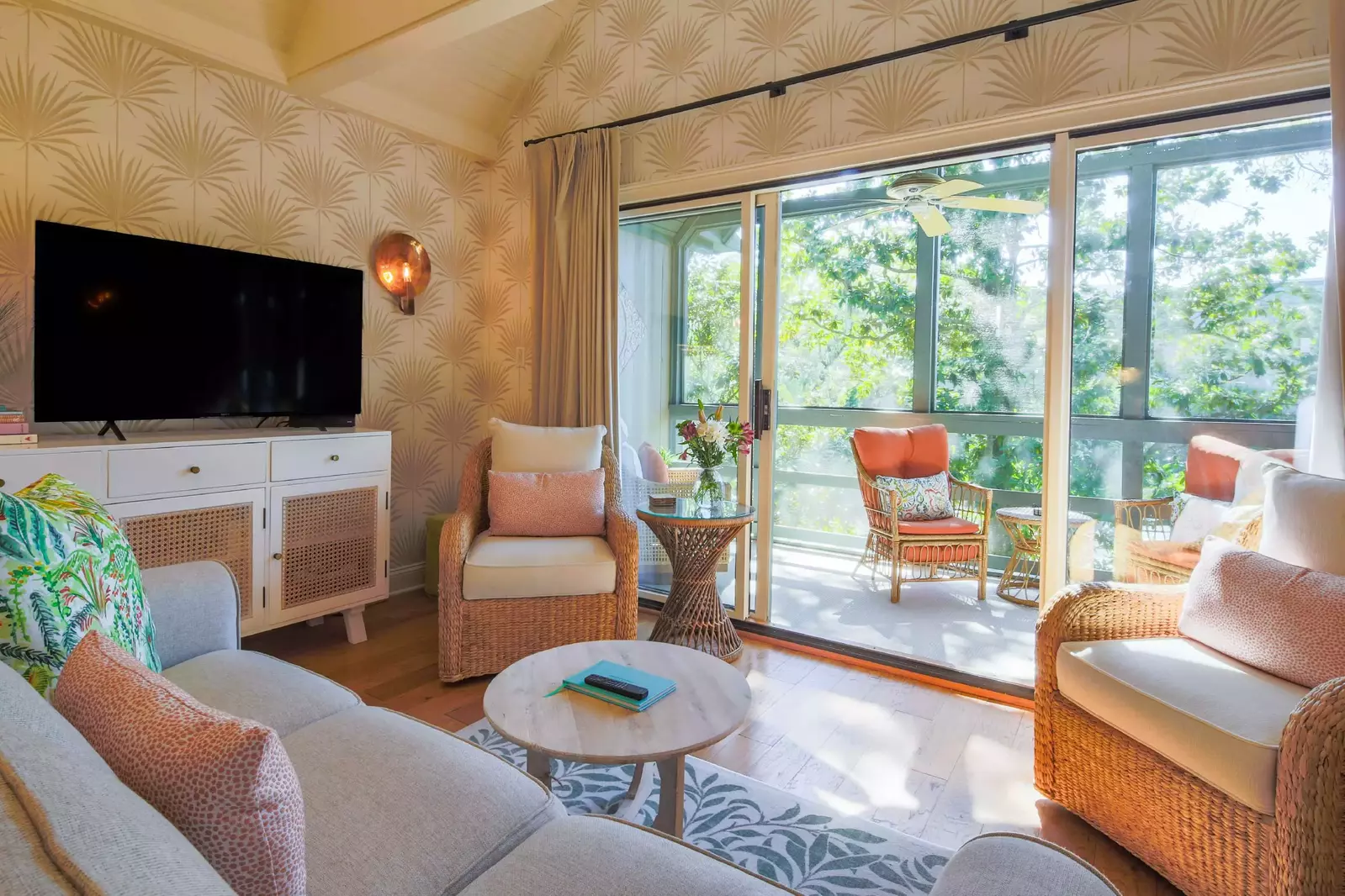 Welcome to Palm Bungalow!