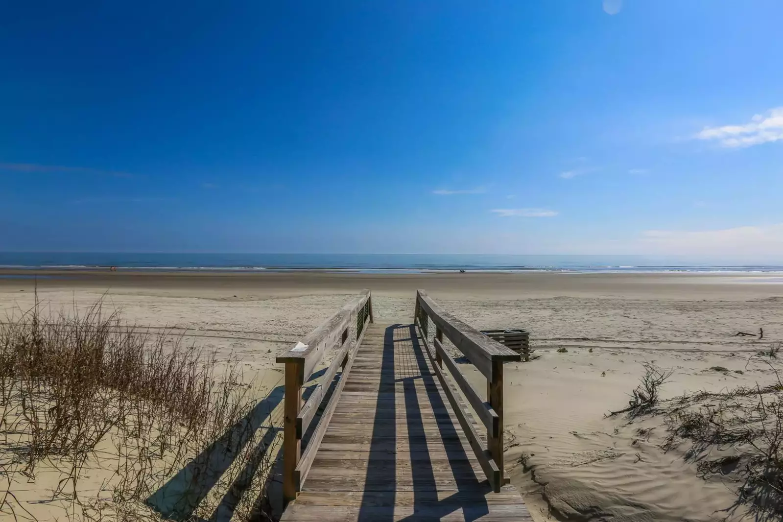 It is a 4 minute walk from Nature's Haven to the beach.