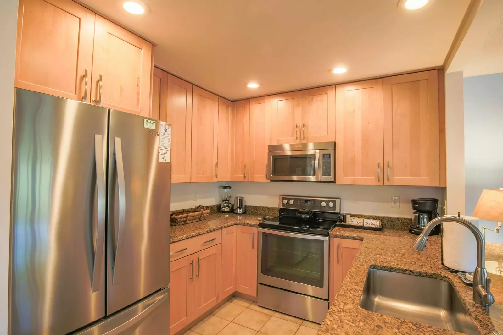 There's plenty of room to prepare your family's meals in the kitchen.