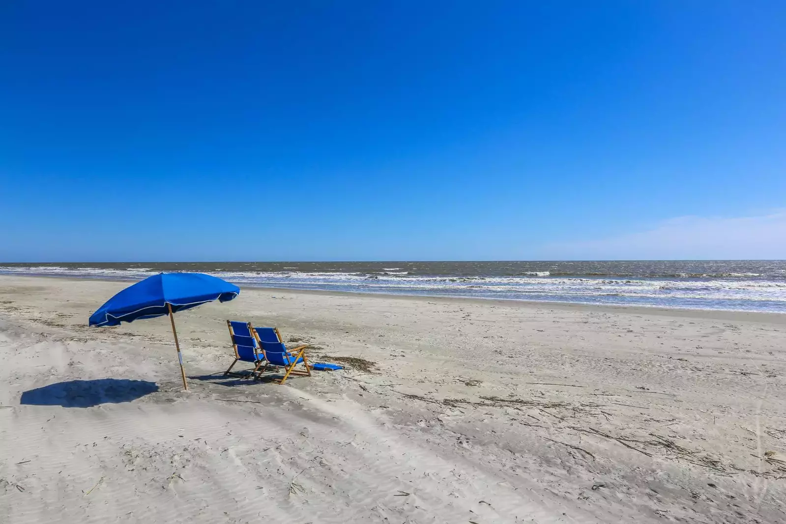 Let's get you setup to enjoy the sea air and warm sunshine on this beach!