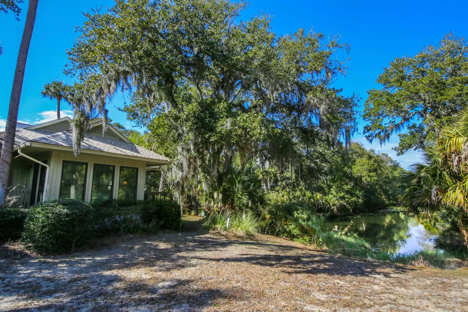 We'd love to host your next Kiawah Island getaway at Surfscoter!