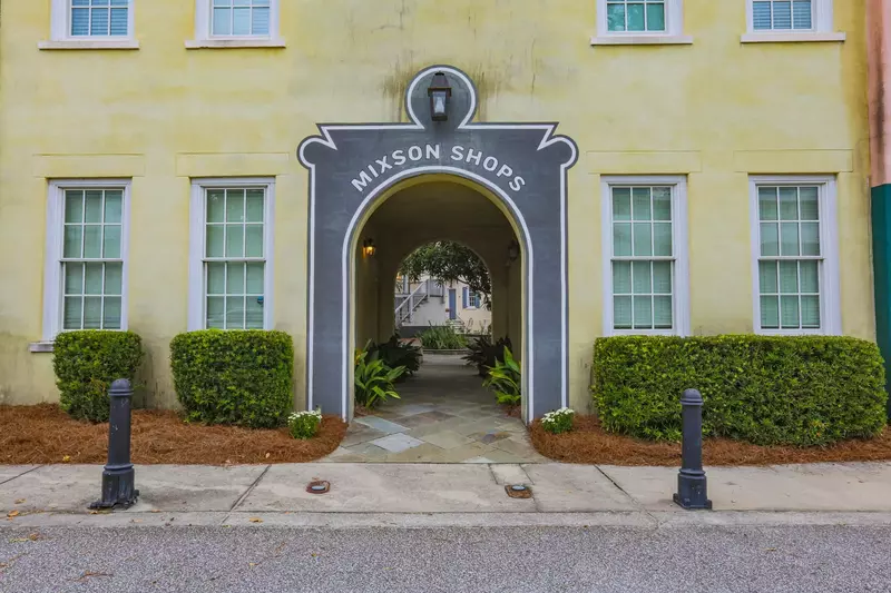 Come explore the Mixson neighborhood!