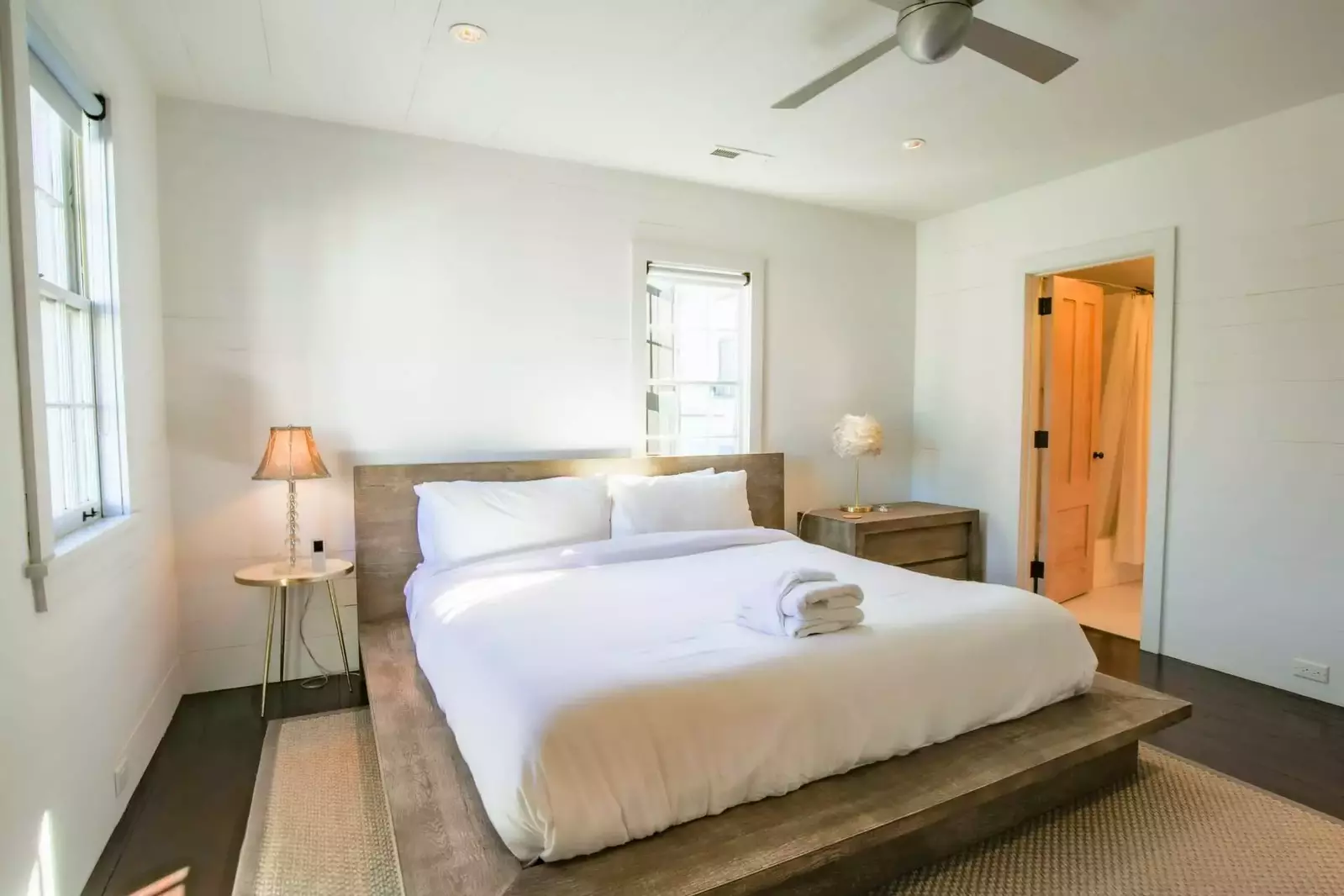This bedroom also has an en suite bathroom.