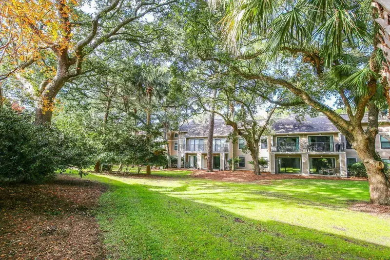 The High Hammock Villas are situated within a park-like setting.