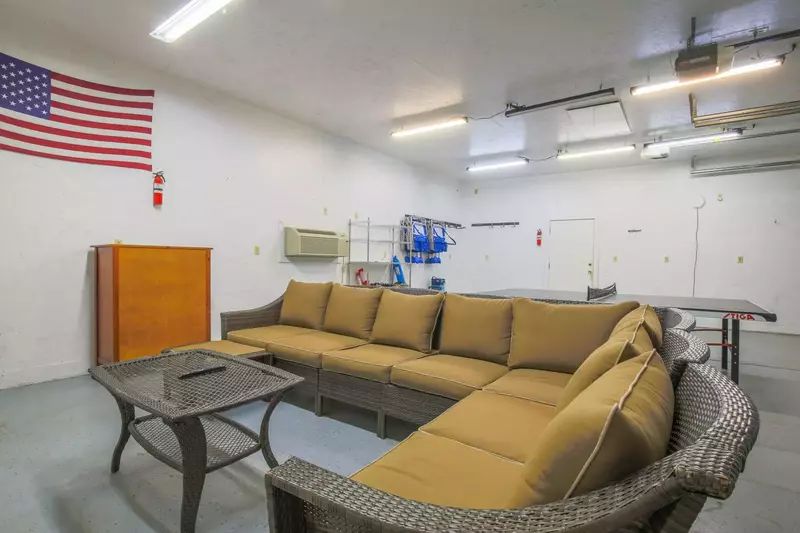 Guests of Brightside are also welcome to use the beach equipment stored in the garage.
