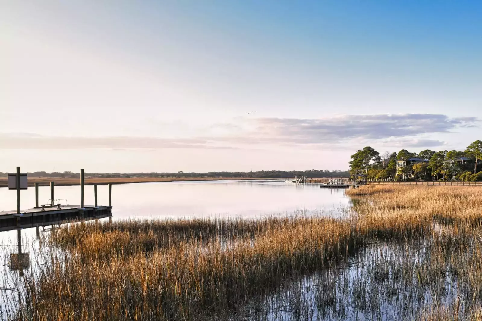 Guests of Riverhouse may access the Inlet Cove community dock along the Kiawah River.