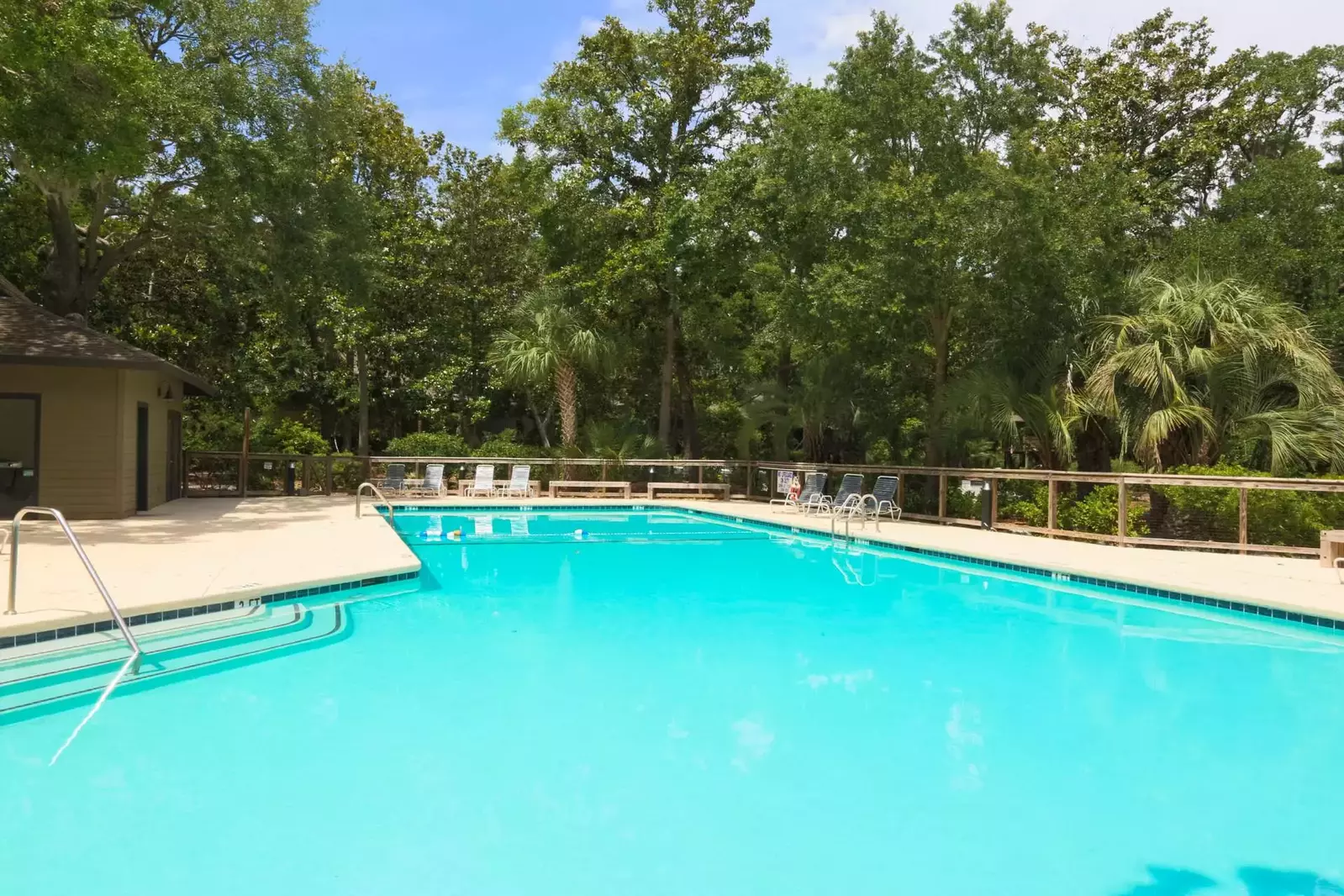 Guests of Riverhouse are welcome to enjoy the Inlet Cove community pool (subject to seasonal operating times).