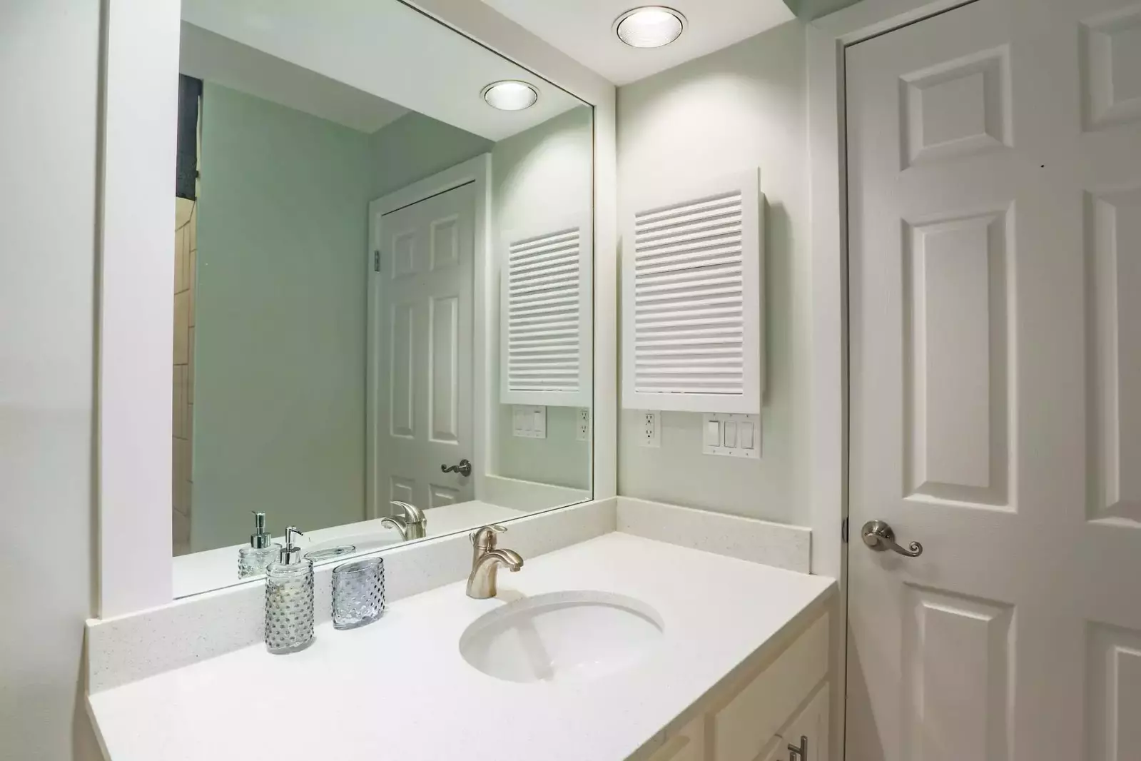 This Jack & Jill bathroom has a spacious vanity.