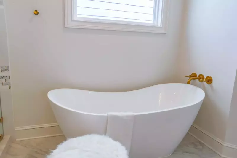 Rinse away all your stresses in this soaking tub in the master bathroom.