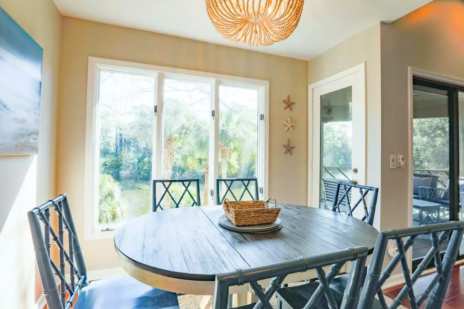 The dining table comfortably seats 6 people.
