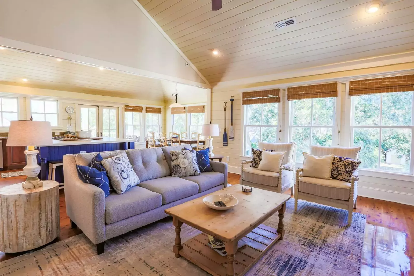 There is an open floor plan layout between the living room, kitchen and dining area.