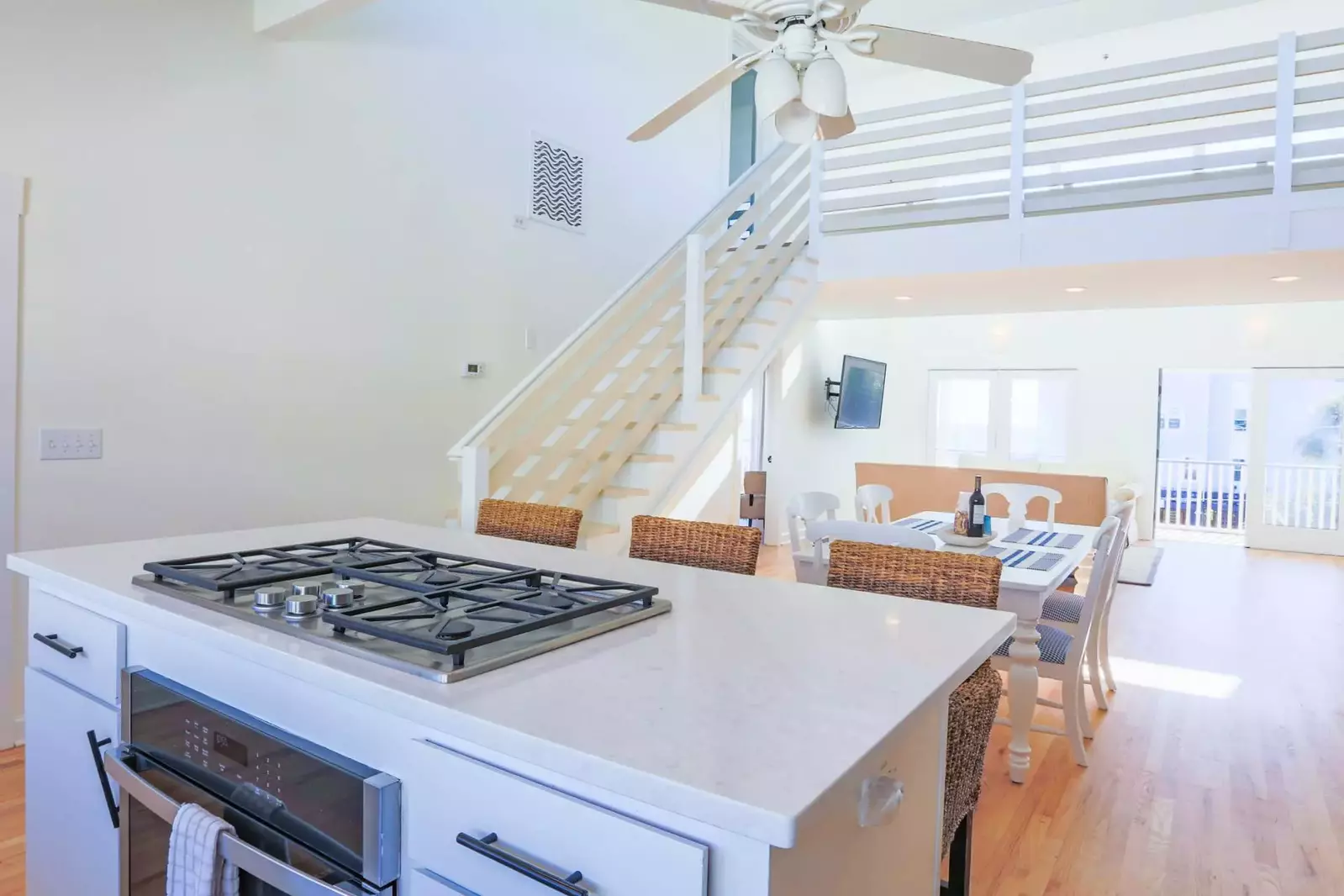The open floor plan makes it easy to interact with your family & friends.