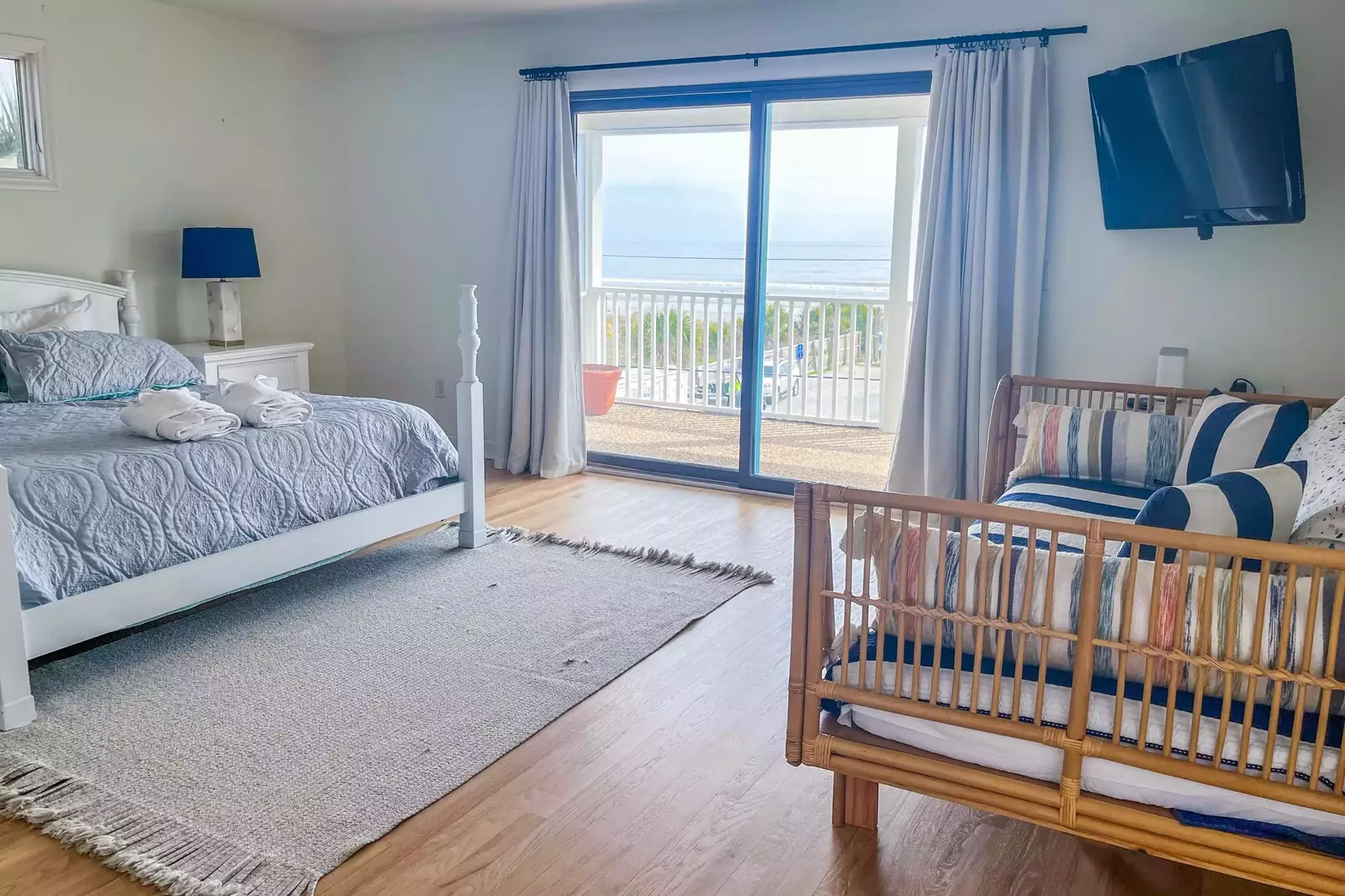 You'll never tire of these ocean views!