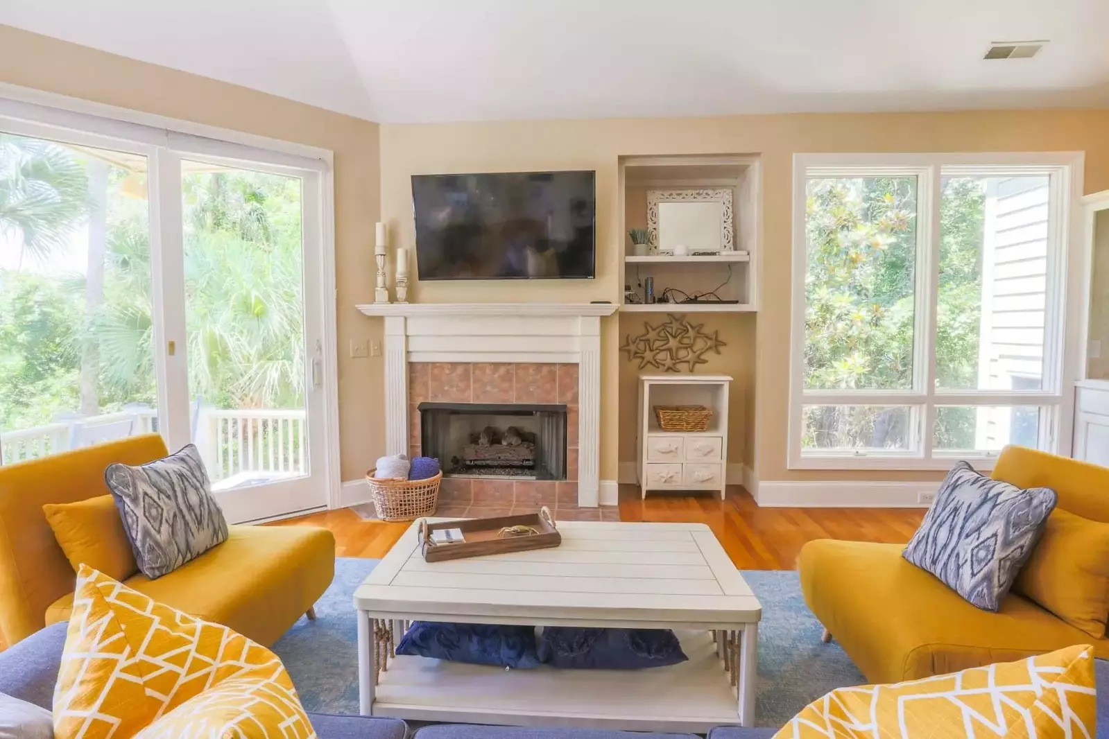 There are plenty of areas in the home for your family & friends to gather together or separate for some down time.