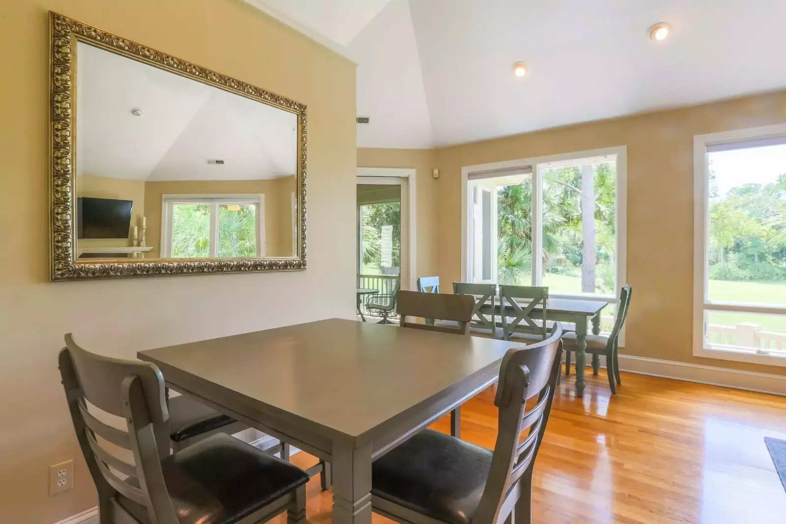 You and your family will love this airy & bright home!