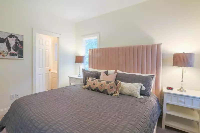 This second master bedroom also has an en suite bathroom.