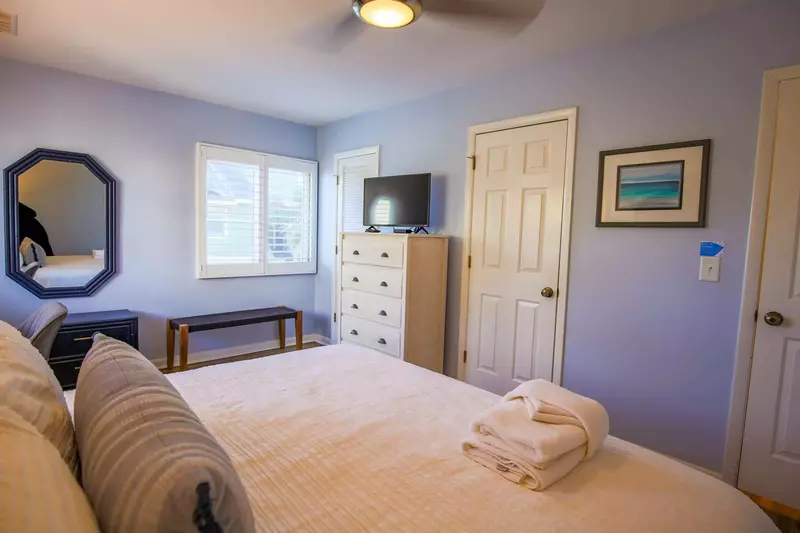 The bed will be made in advance of your arrival with freshly laundered sheets.
