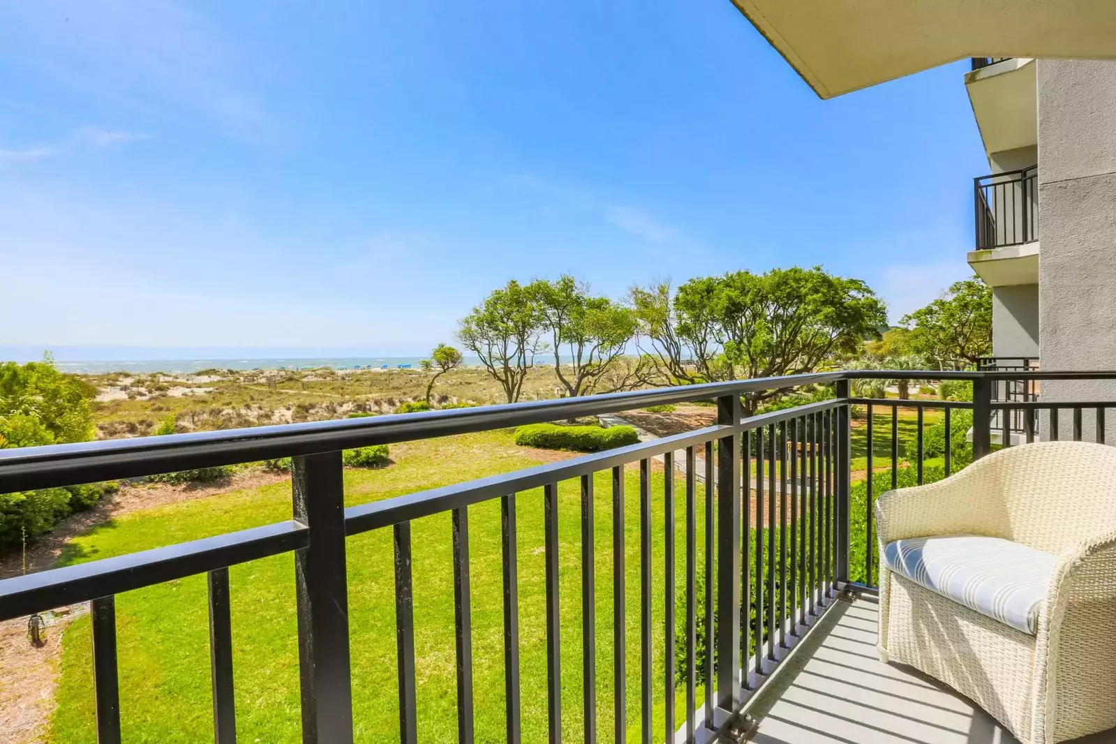 Array of Sunshine is an oceanfront condo in the Shipwatch community.