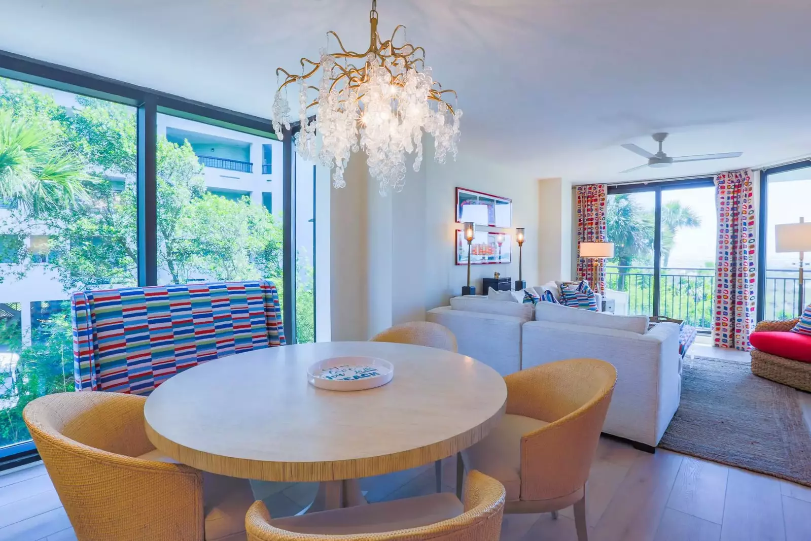 The dining table comfortably seats 6 people.