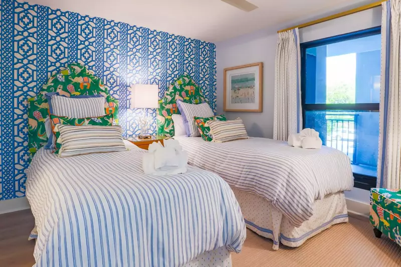 This guest suite is located near the front door and streetside of the building.