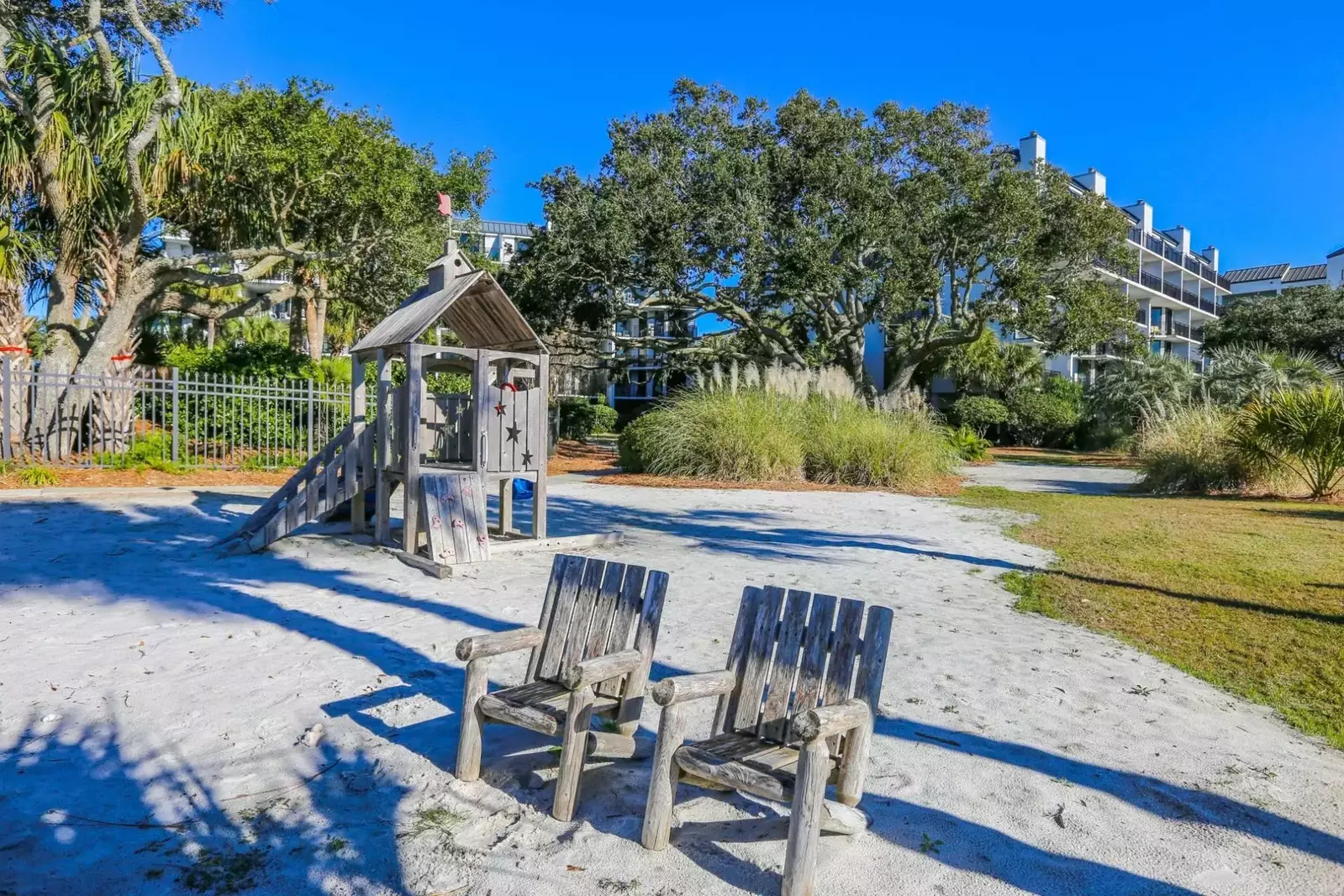 With its access to the community pool, kiddie pool & playground, Array of Sunshine is perfect for families!