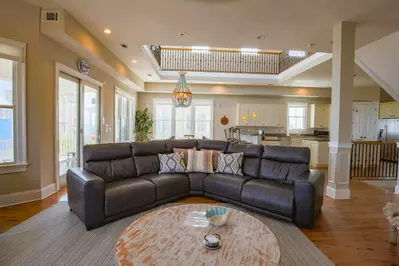The open floor plan layout makes it very easy to interact with your friends & family.