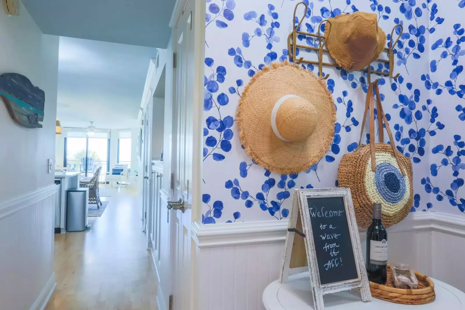 When you enter the home, you'll find this bright & welcoming entryway.