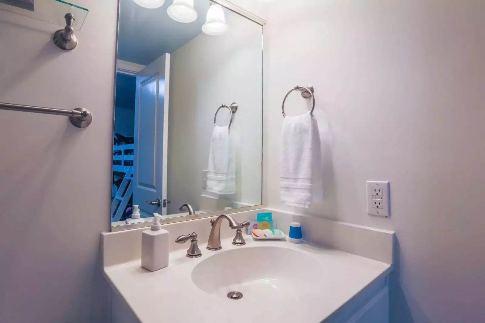 The bunk bedroom also has an en suite bathroom.