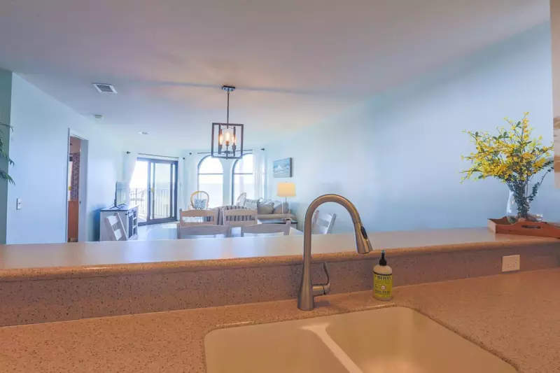 The open layout makes it easy to interact with your guests in the living room or dining area while you are in the kitchen.