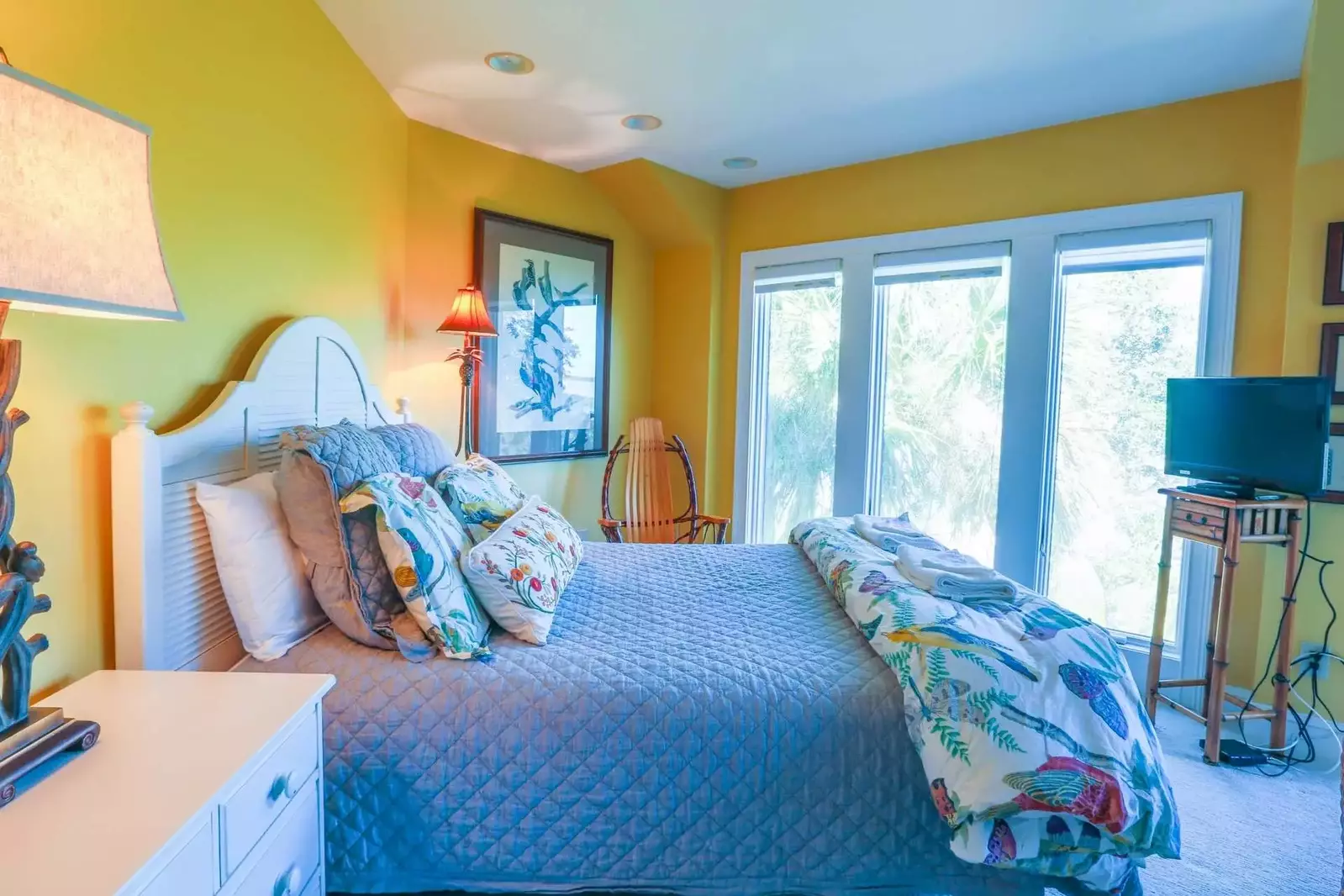 This guest suite features a queen bed, cable TV and marsh views.