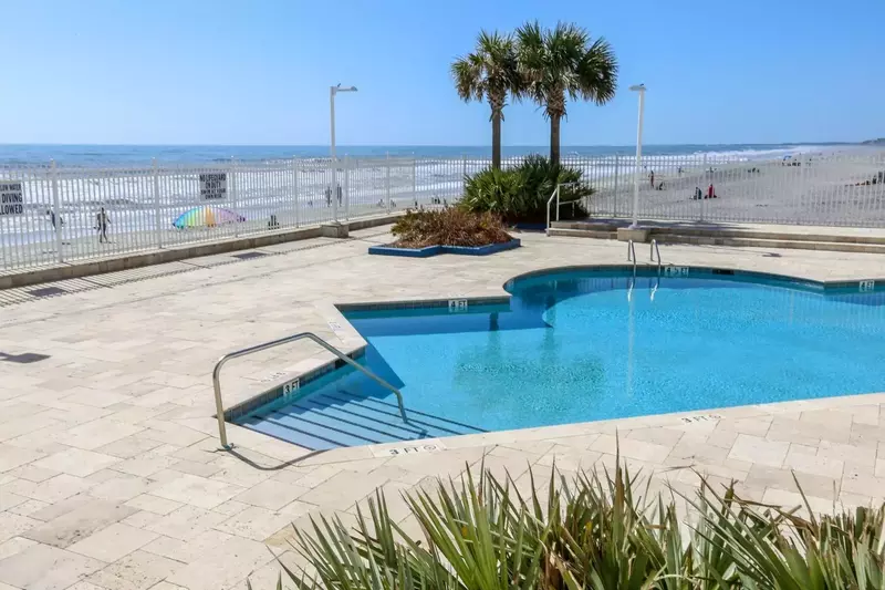 Guests of Sunshine Daydream may access the two, oceanfront community pools.