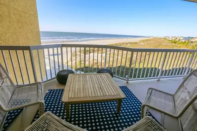 This is the perfect spot for your morning coffee, afternoon tea or favorite evening beverage.