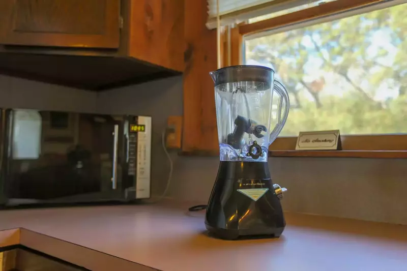 Make your own smoothie or icey beach drink!