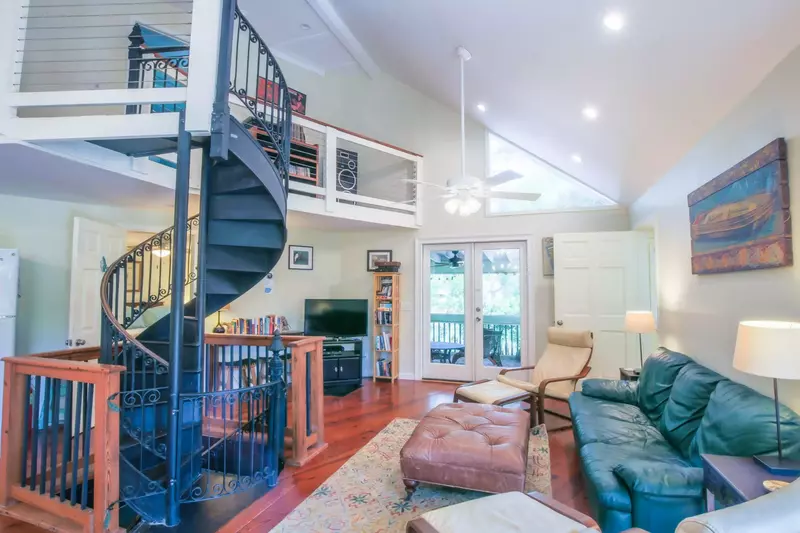 Welcome to the Shell Station House!