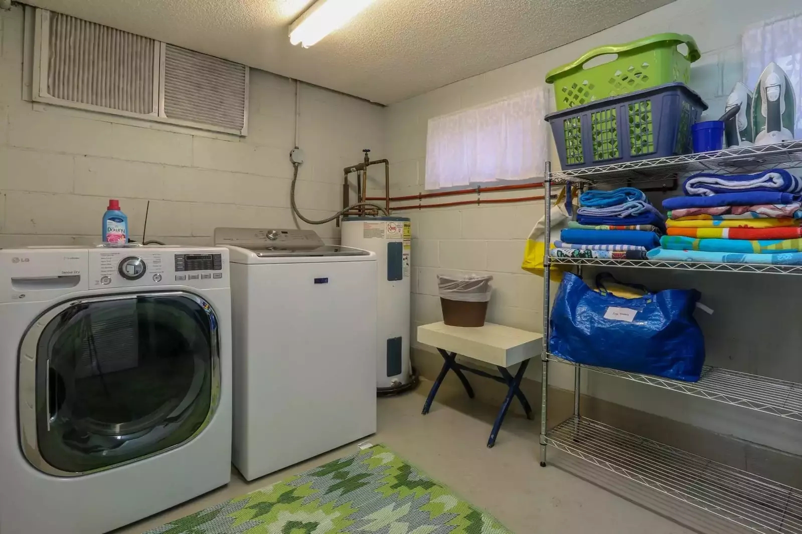 Guests are welcome to use our beach towels, washer & dryer and iron & ironing board!