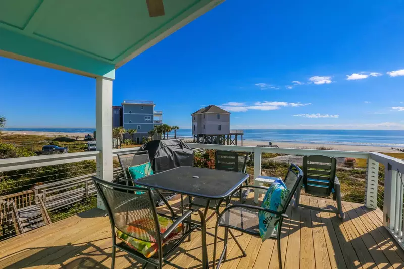 There's also an outdoor dining table that seats 4 and a propane BBQ grill on the sundeck.
