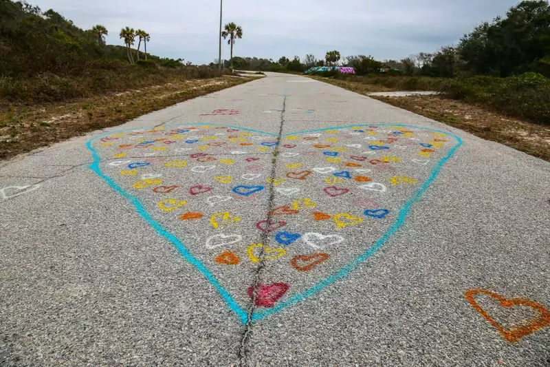 Love hearts abound on the walkway to the Morris Island Lighthouse viewing area.