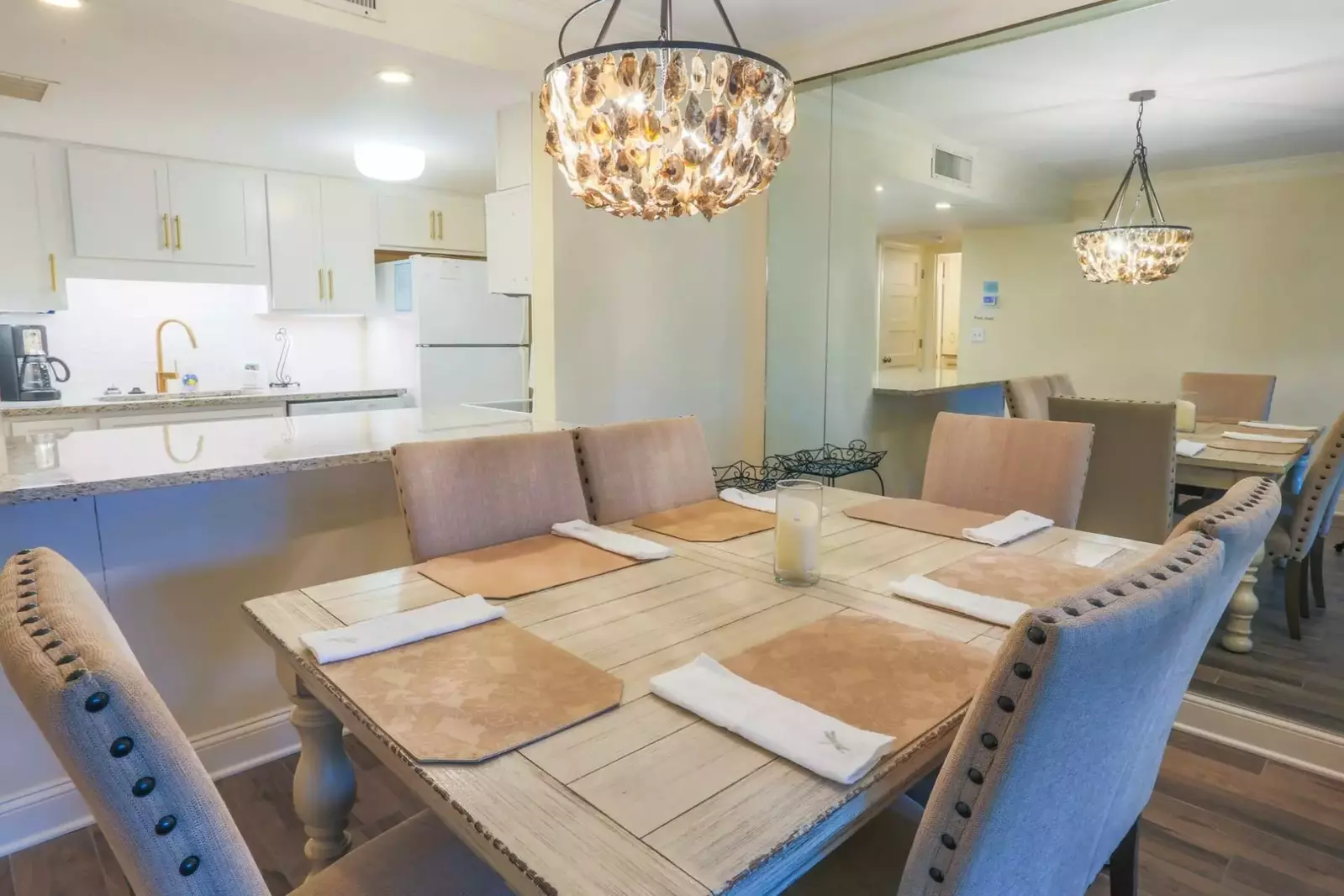 The dining table comfortably seats 6 people.