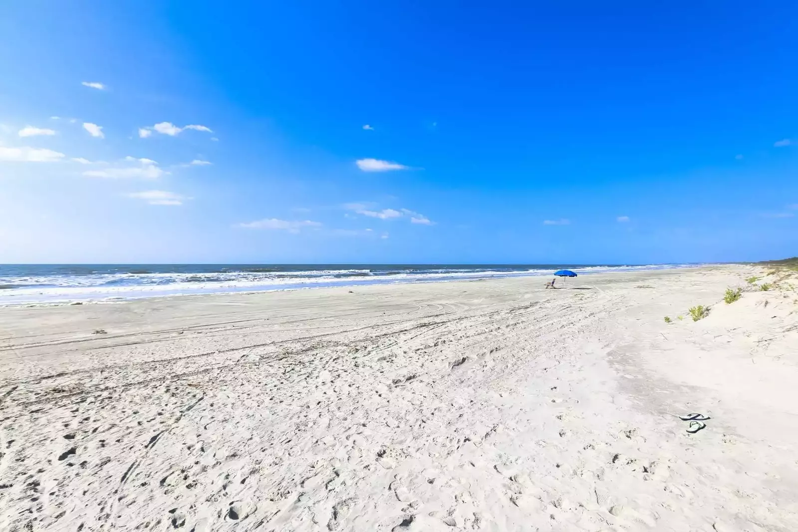 Speaking of the beach, how tempting is this photo?!