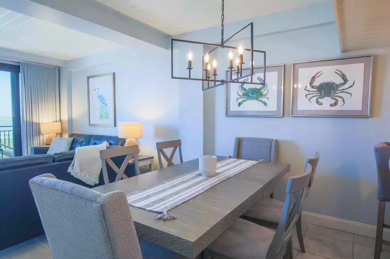 The dining table comfortably seats 6 people.