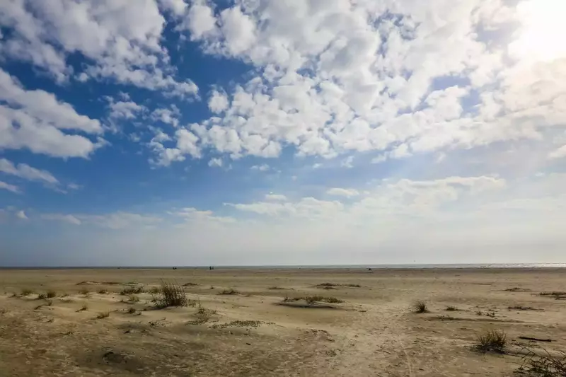 The Tidewater community sits on a quiet portion of the Wild Dunes beach away from the hustle & bustle of the main strip.